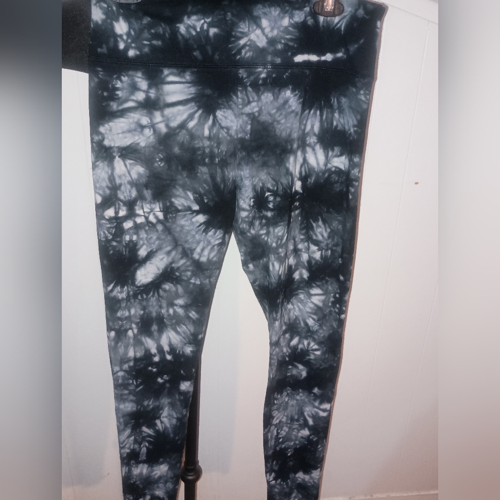 Wild Fable Black and White Tie-Dye Leggings